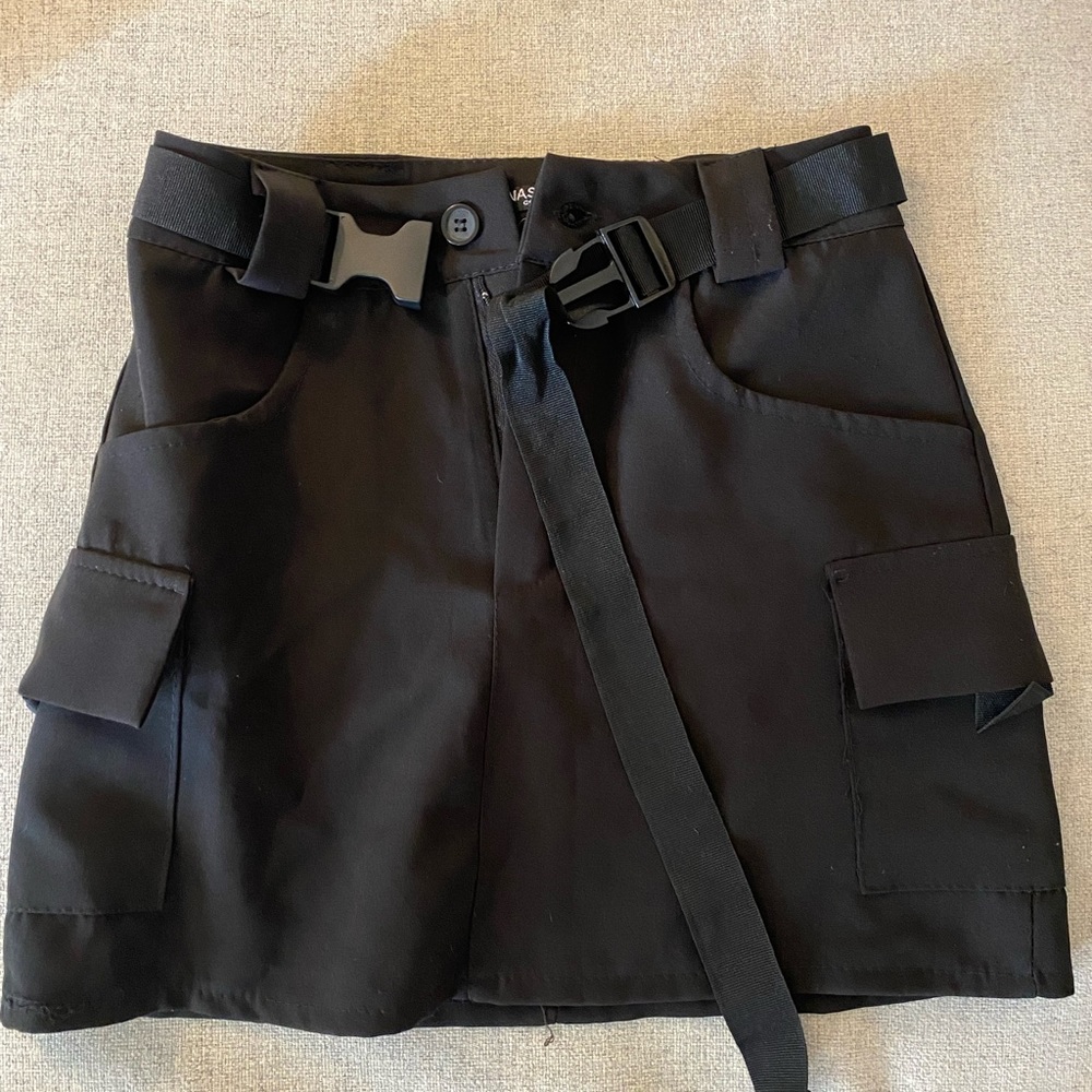 Buckle Utility Cargo Mini Skirt